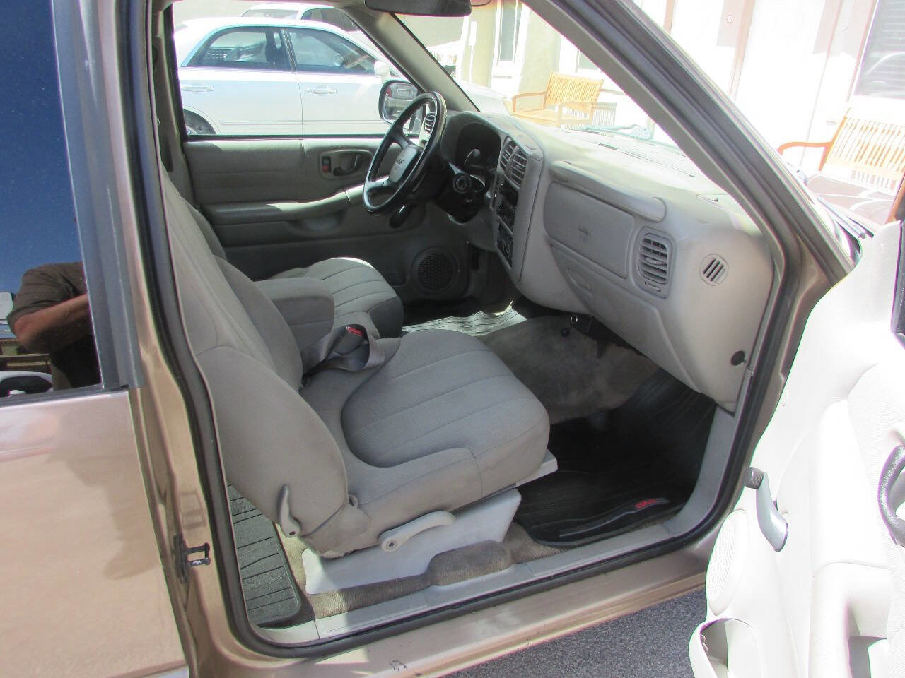 Used 2003 GMC Sonoma SLS w/ SLS Preferred Equipment Group image 12