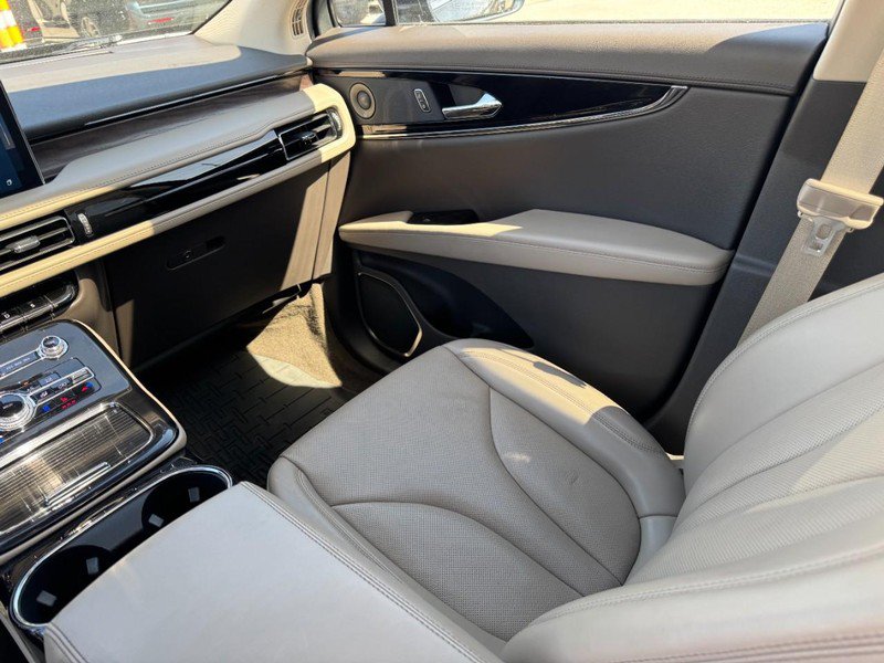Certified 2023 Lincoln Nautilus Reserve w/ Luxury Package AWD/4WD image 11
