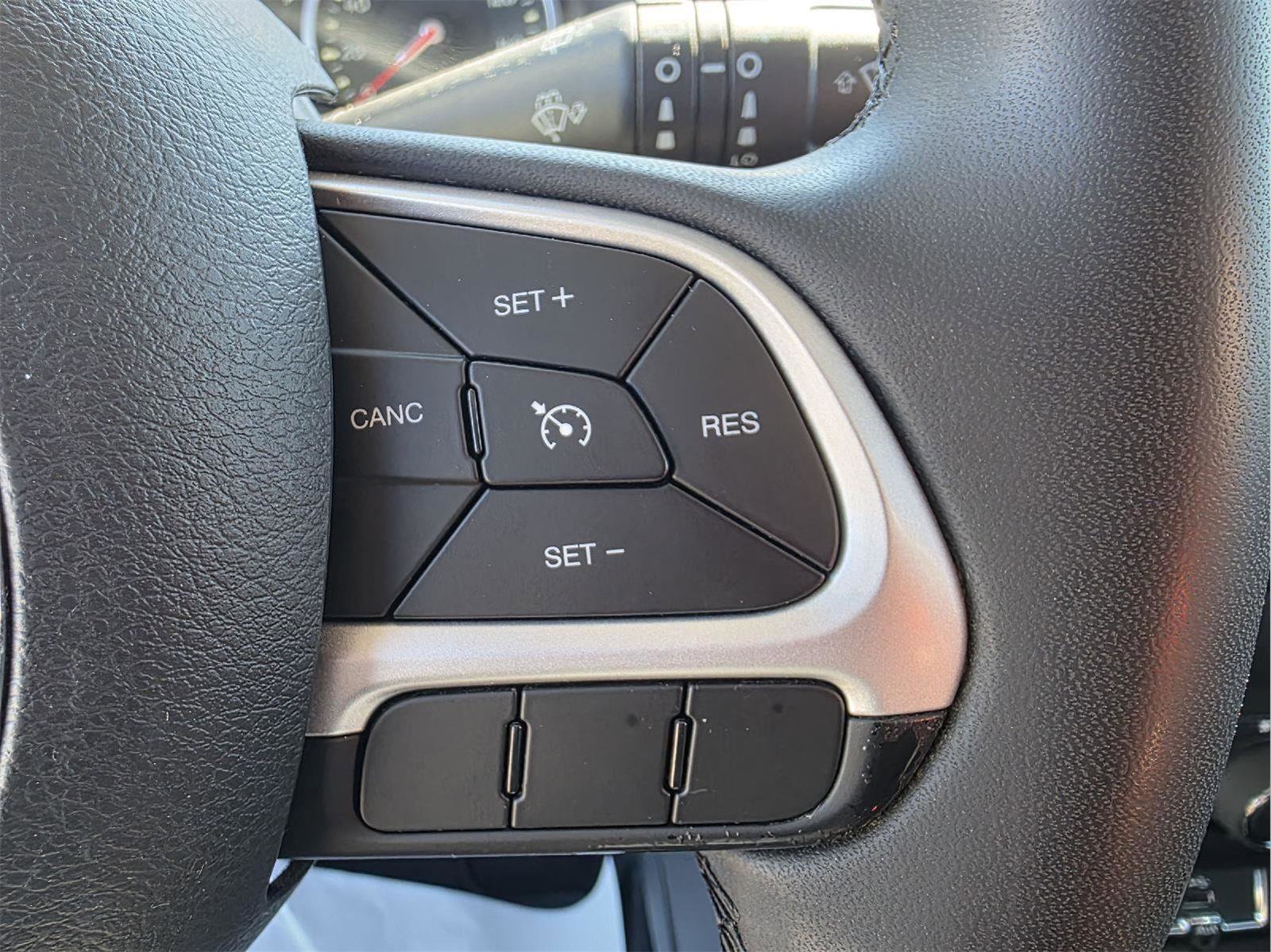 Used 2021 Jeep Renegade Latitude image 17