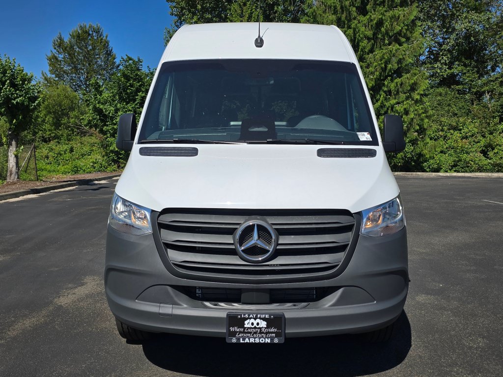 New 2025 Mercedes-Benz eSprinter 170 Cargo image 9