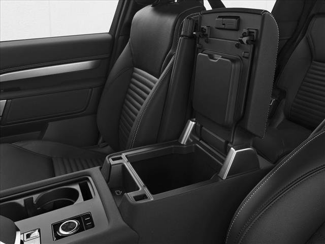 New 2024 Land Rover Discovery Dynamic SE image 10
