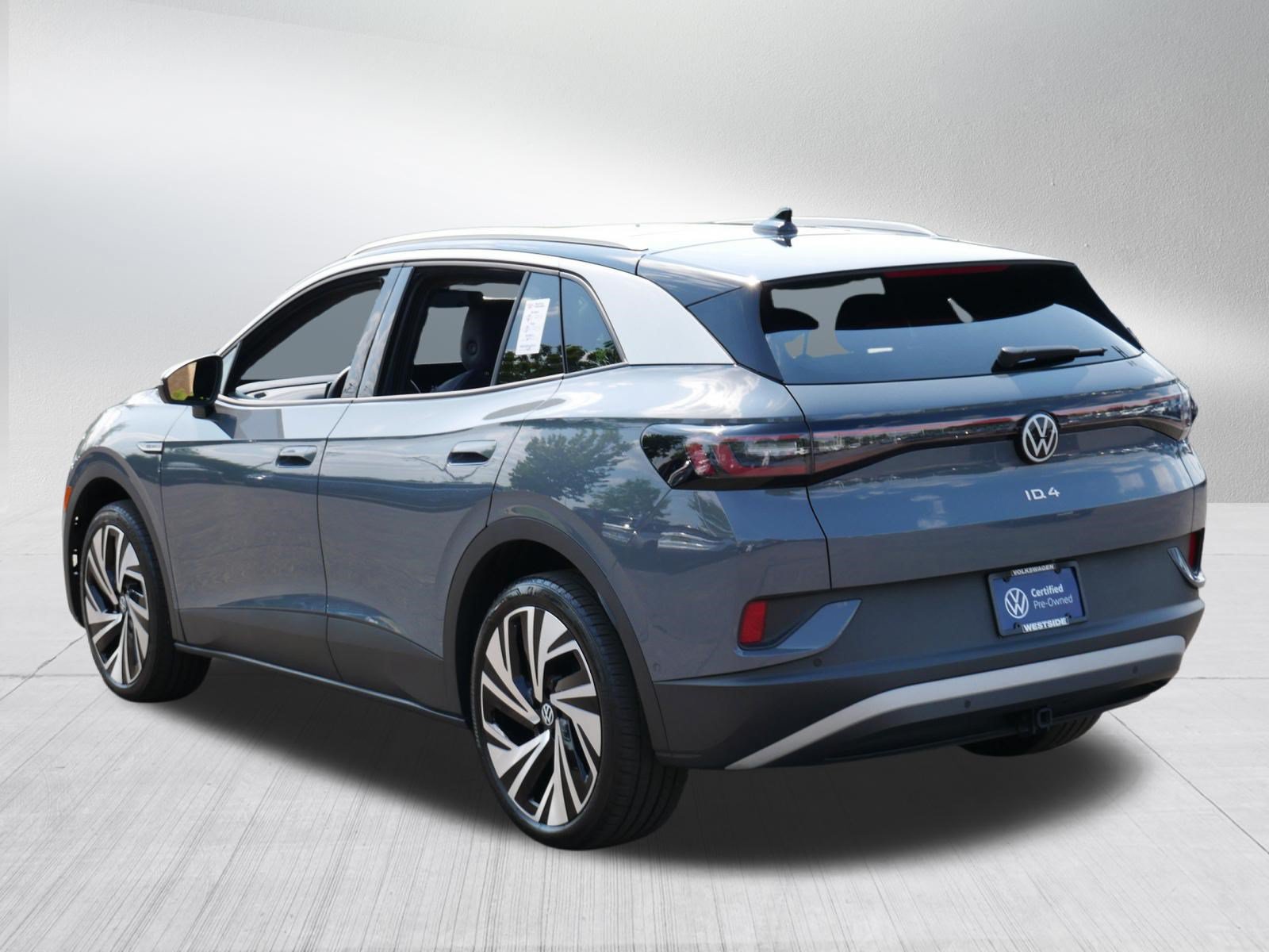 Certified 2025 Volkswagen ID.4 Pro S Plus AWD/4WD image 5