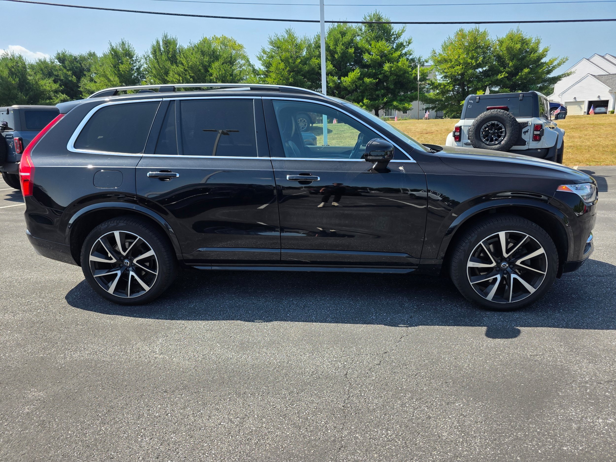 Used 2018 Volvo XC90 T6 Momentum w/ Protection Package AWD/4WD image 6