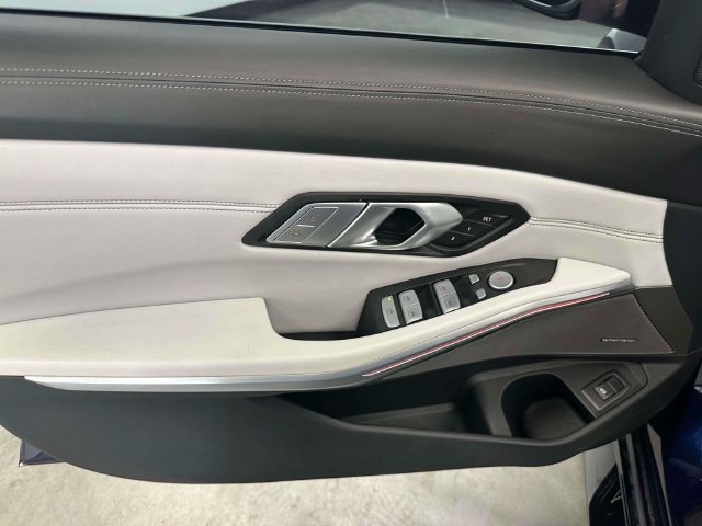 Used 2025 BMW M3 Competition AWD/4WD image 33
