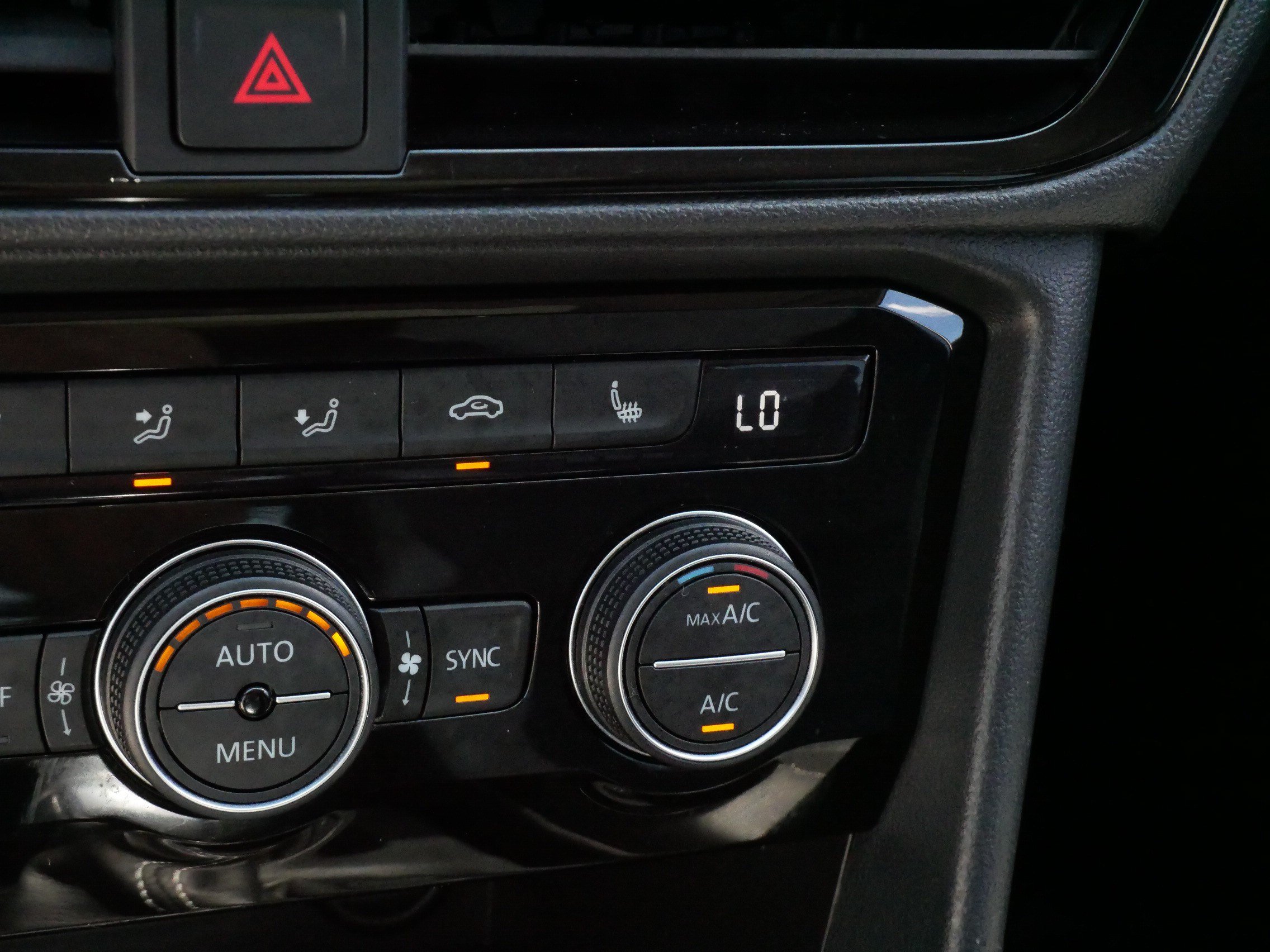 Certified 2023 Volkswagen Taos SEL AWD/4WD image 28