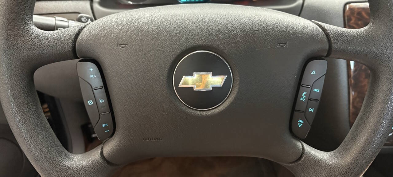 Used 2015 Chevrolet Impala LT w/ LT Sunroof Package FWD image 10