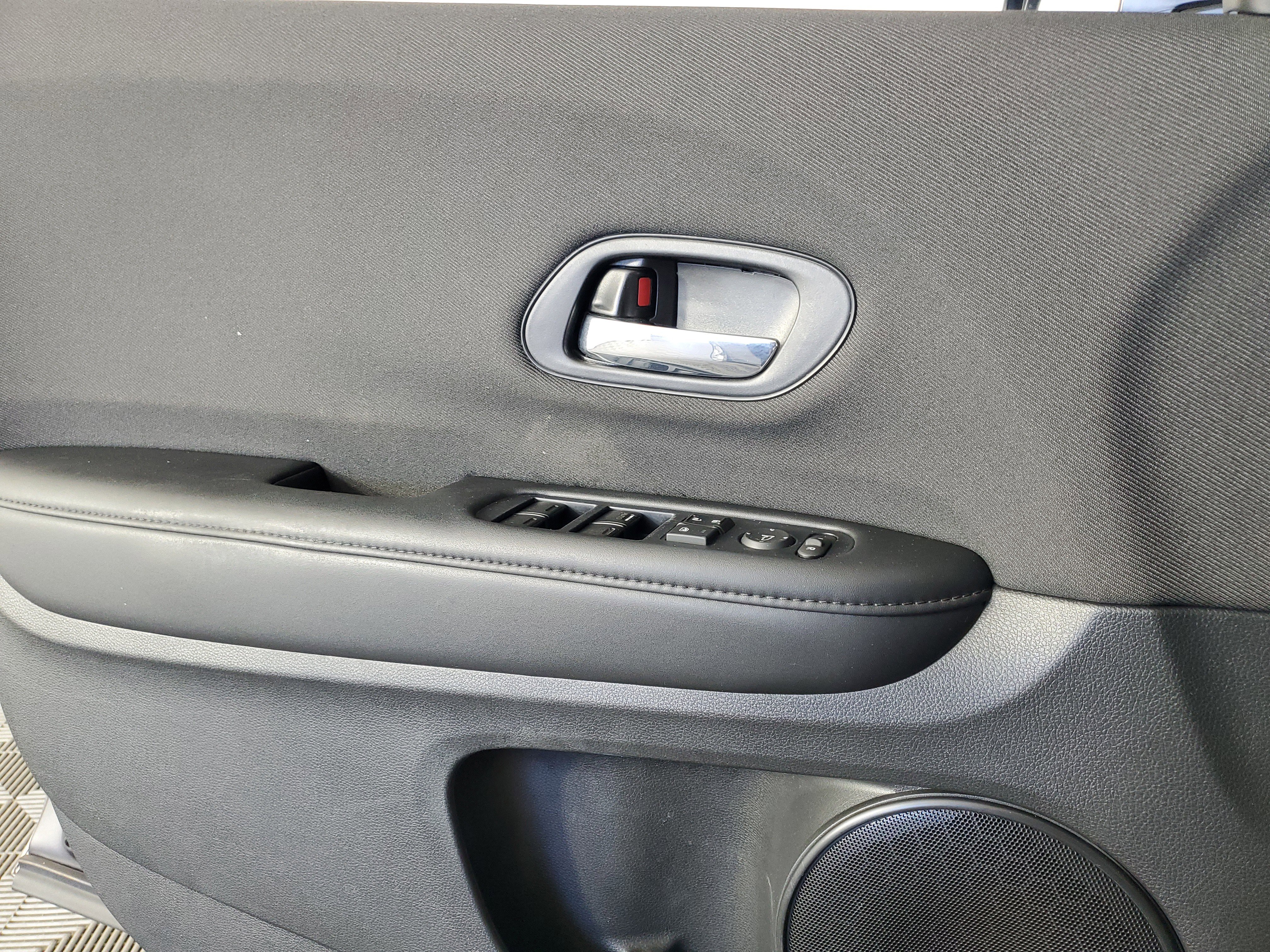 Used 2021 Honda HR-V LX image 28