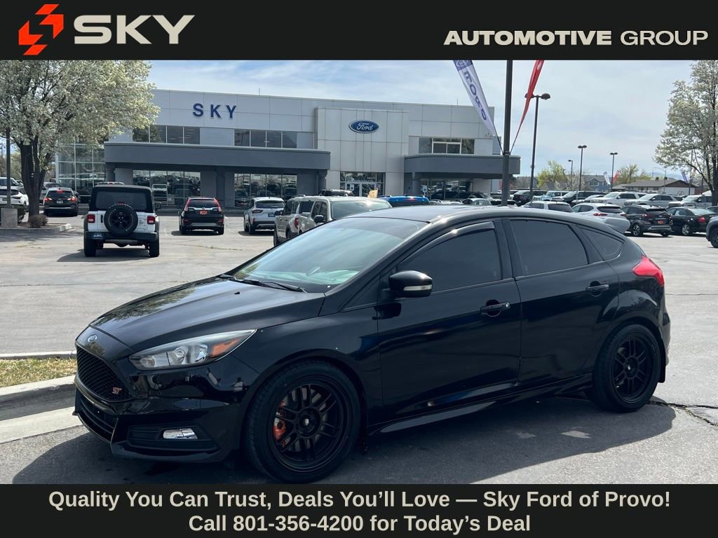 Used 2018 Ford Focus ST image 1