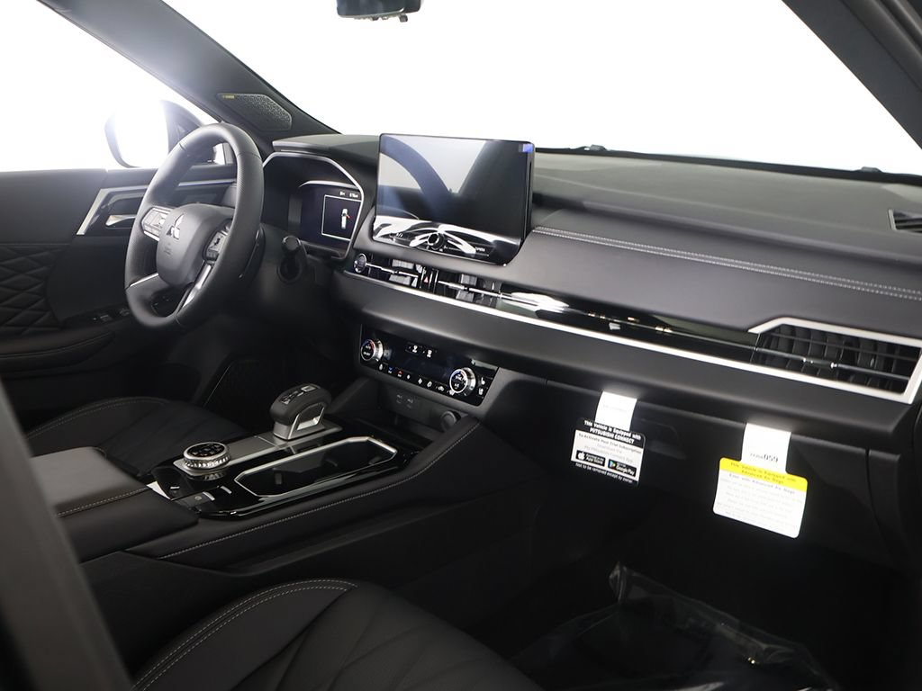 New 2026 Mitsubishi Outlander AWD image 33