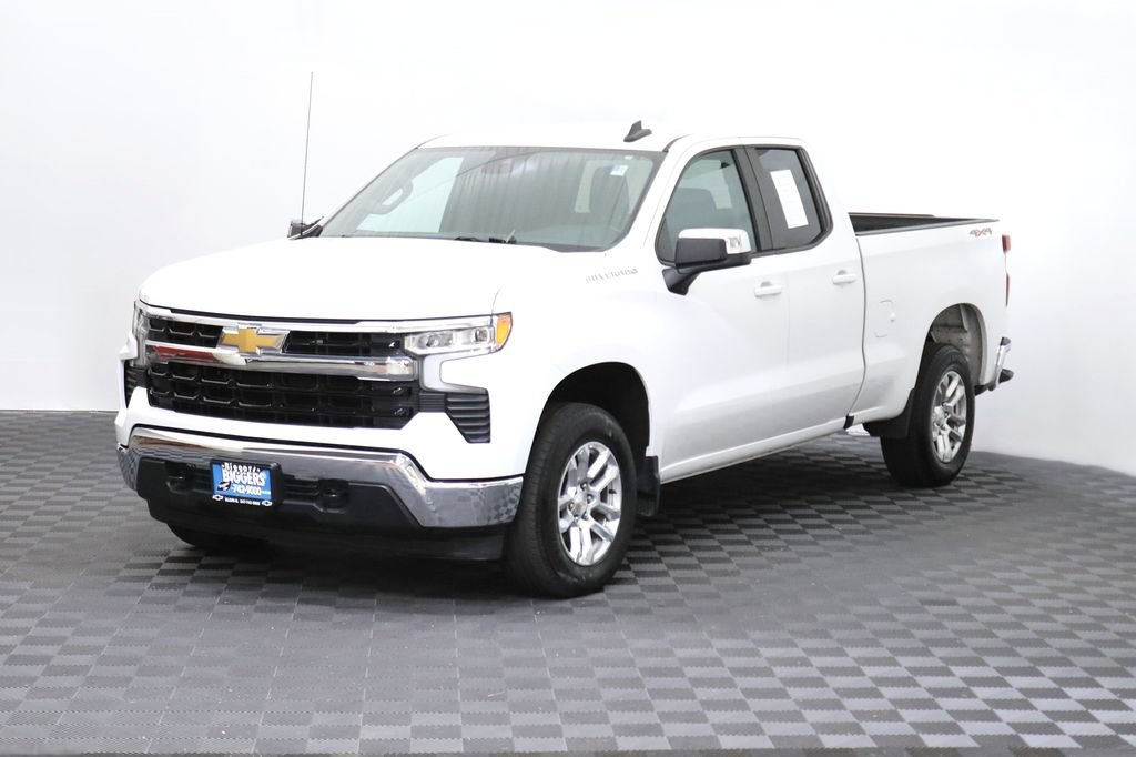 Used 2023 Chevrolet Silverado 1500 LT AWD/4WD image 3