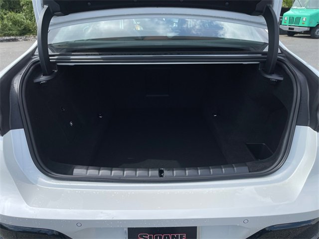 New 2026 BMW 750e xDrive image 19