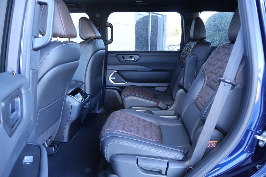 New 2026 Nissan Armada Platinum image 8