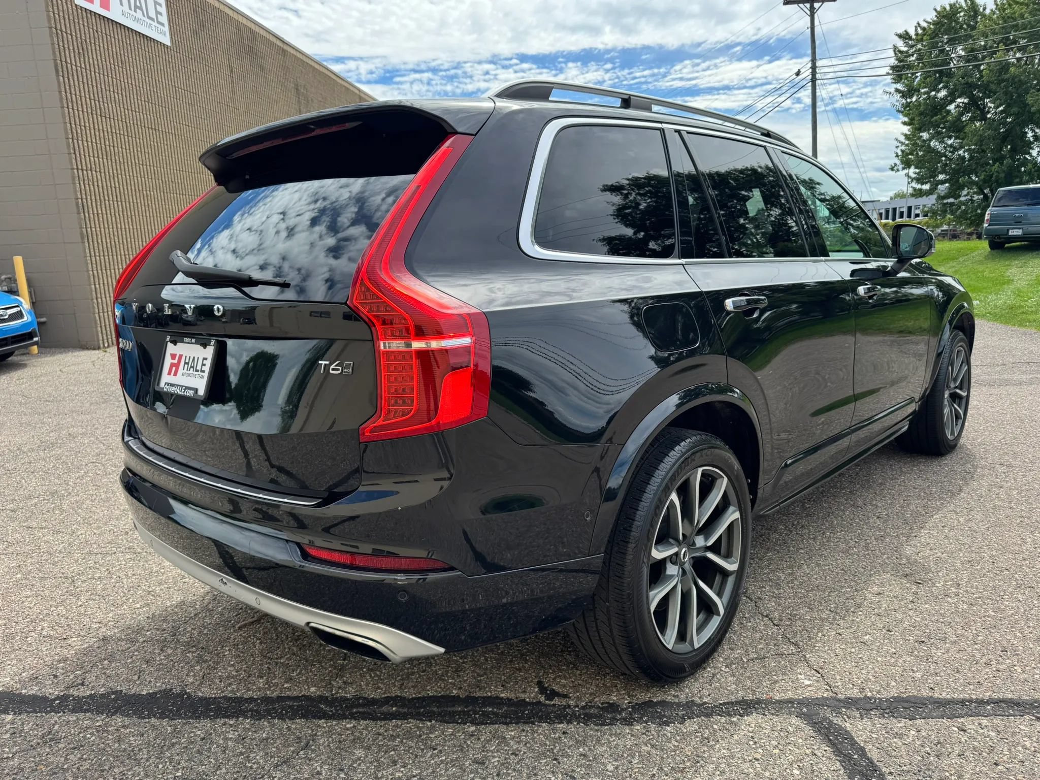 Used 2018 Volvo XC90 T6 Momentum w/ Convenience Package AWD/4WD image 9