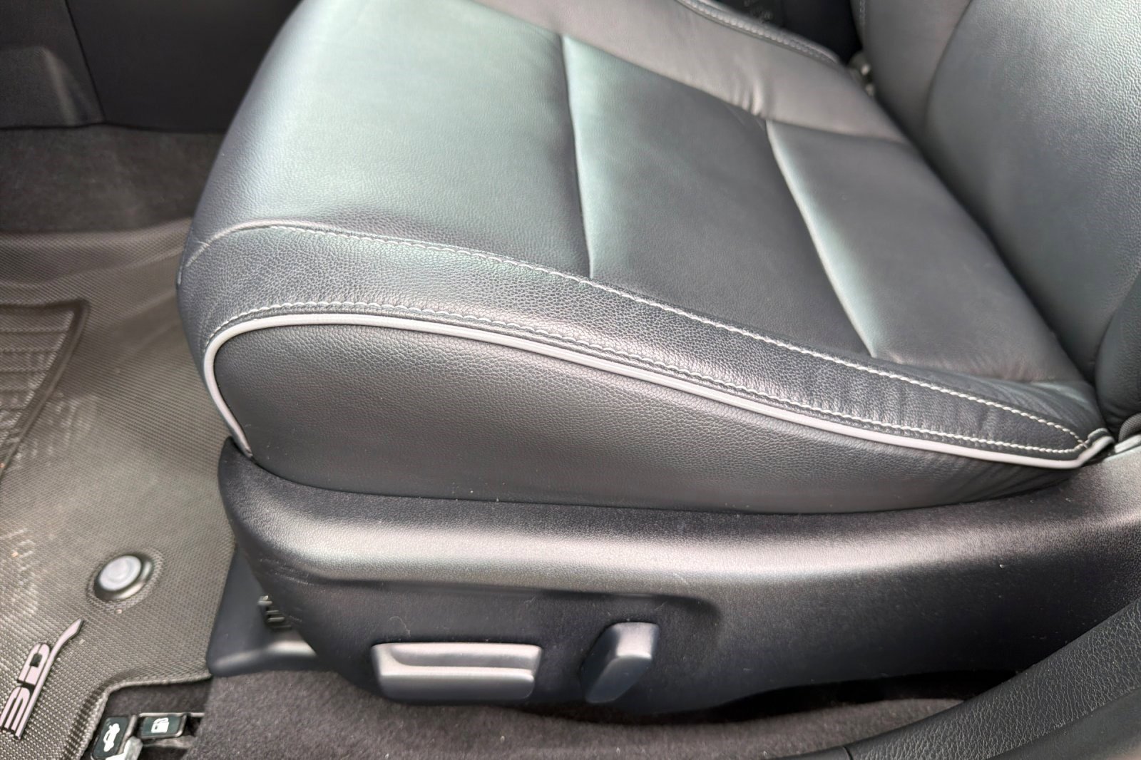 Used 2015 Toyota Corolla S Premium FWD image 14