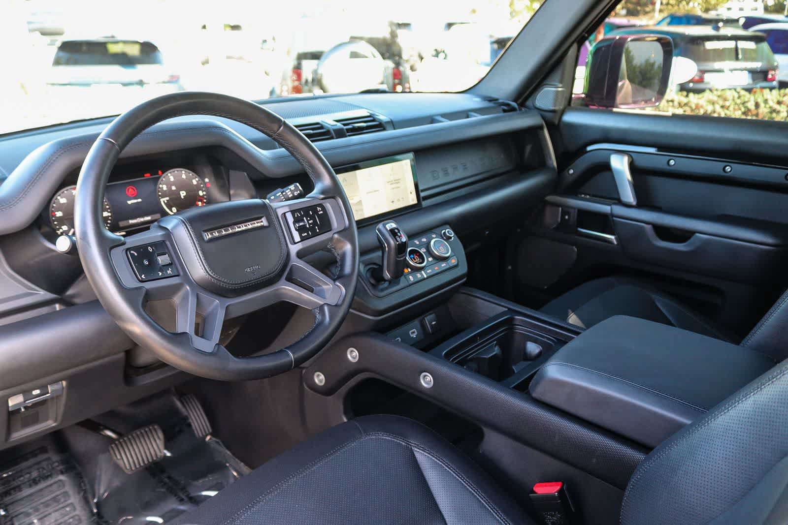 Used 2023 Land Rover Defender 90 X-Dynamic SE AWD/4WD image 12