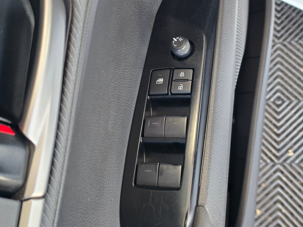 Used 2025 Toyota Camry SE FWD image 20