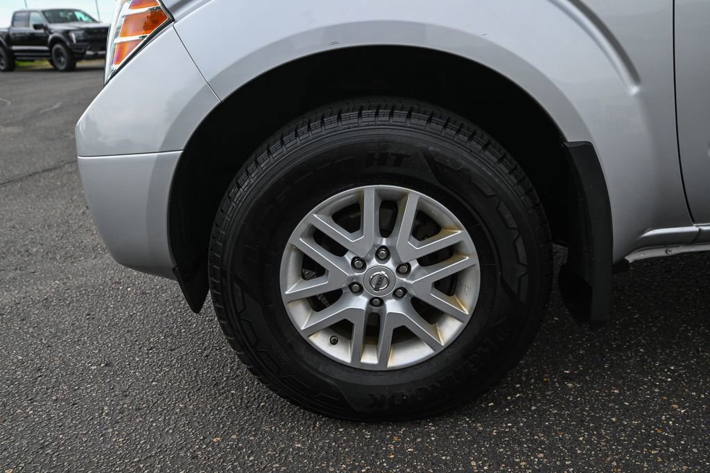 Used 2018 Nissan Frontier SV AWD/4WD image 12