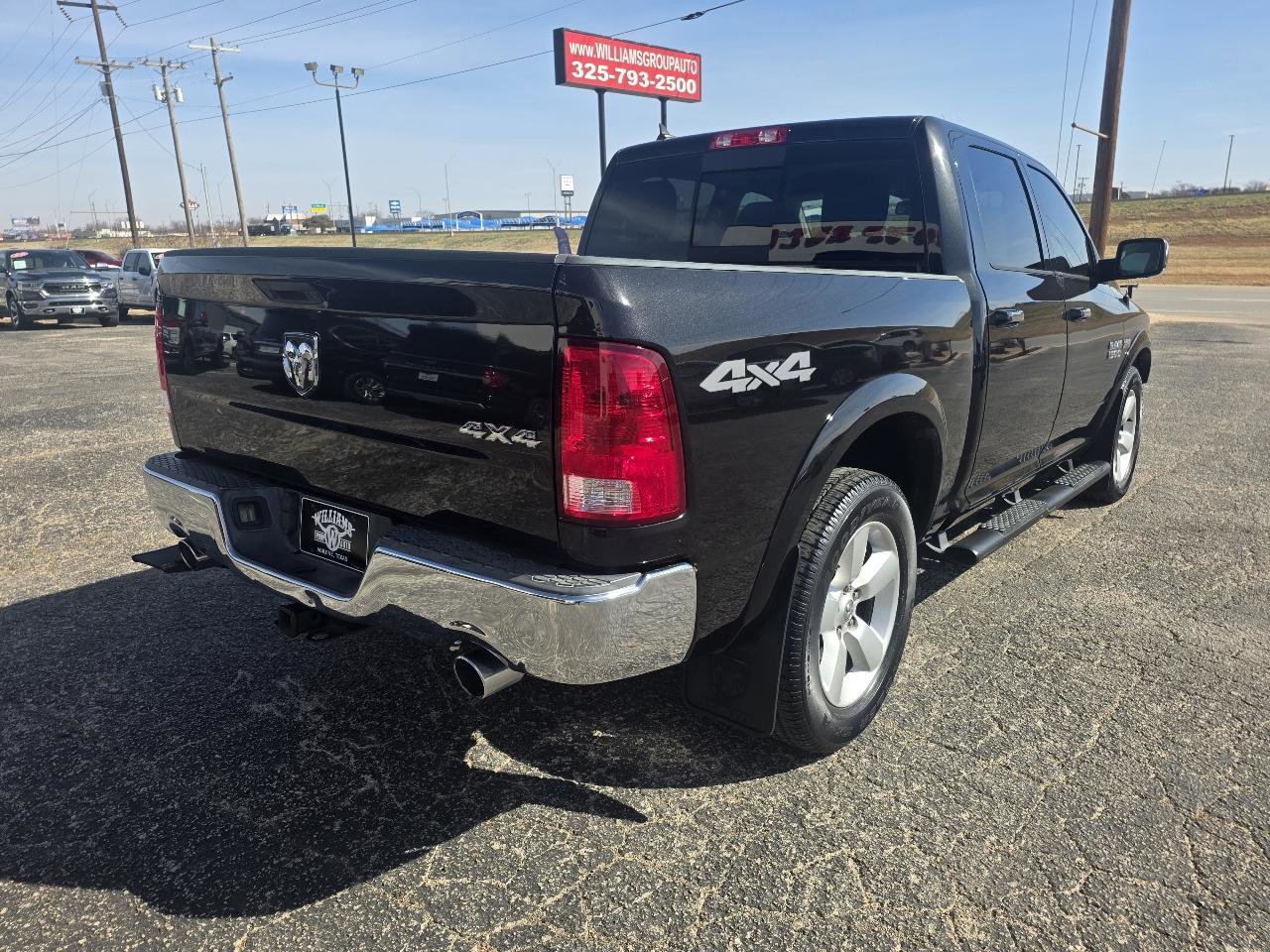 Used 2018 RAM 1500 SLT image 7