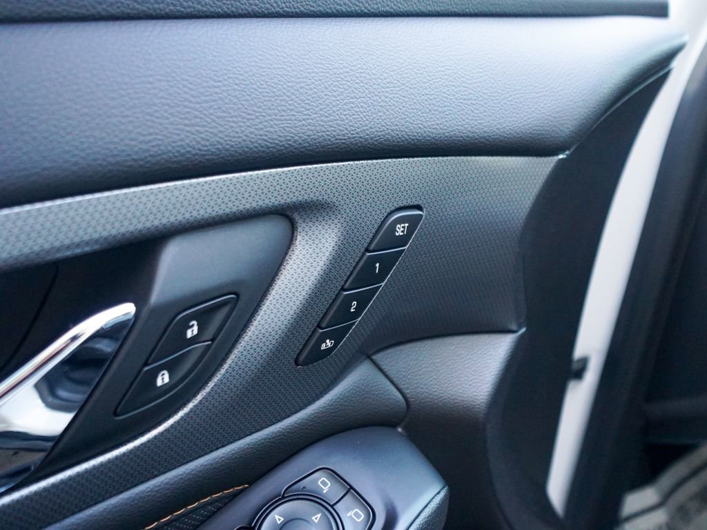 Used 2019 Chevrolet Traverse Premier w/ Redline Edition image 16