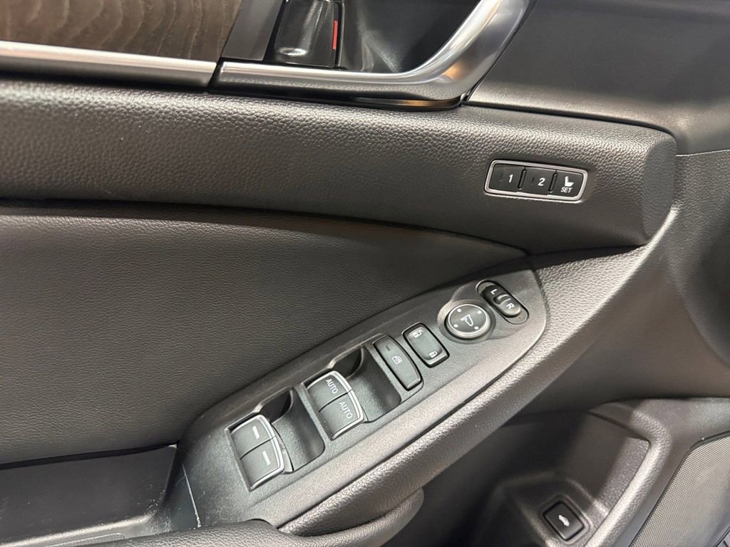 Used 2022 Honda Accord Touring image 21