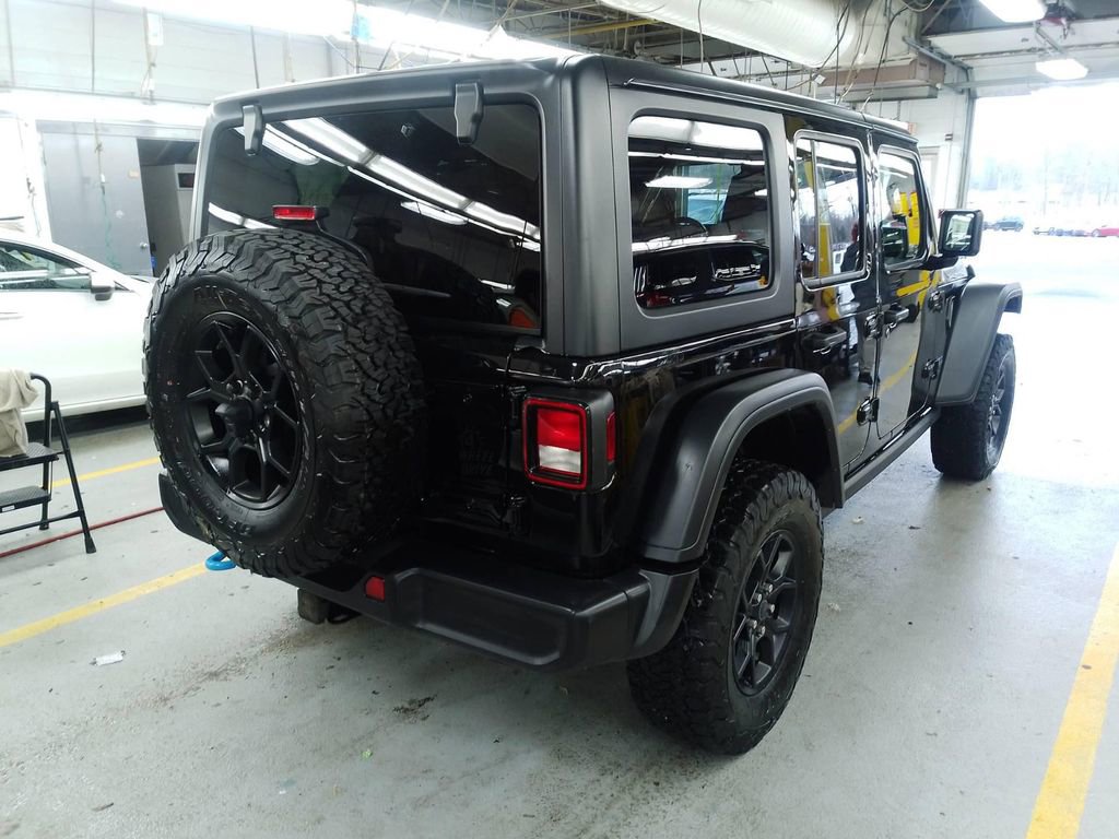 Used 2024 Jeep Wrangler Unlimited image 5