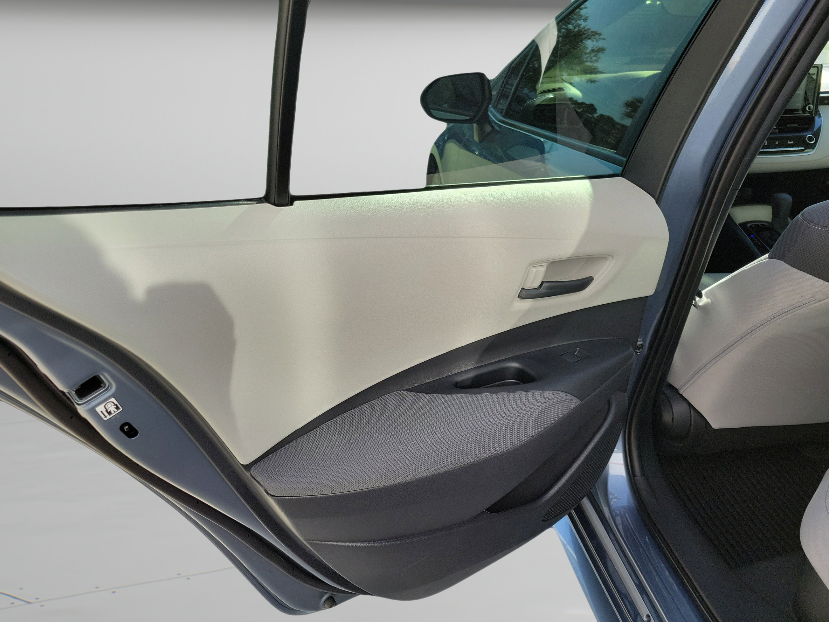 Certified 2022 Toyota Corolla LE FWD image 13