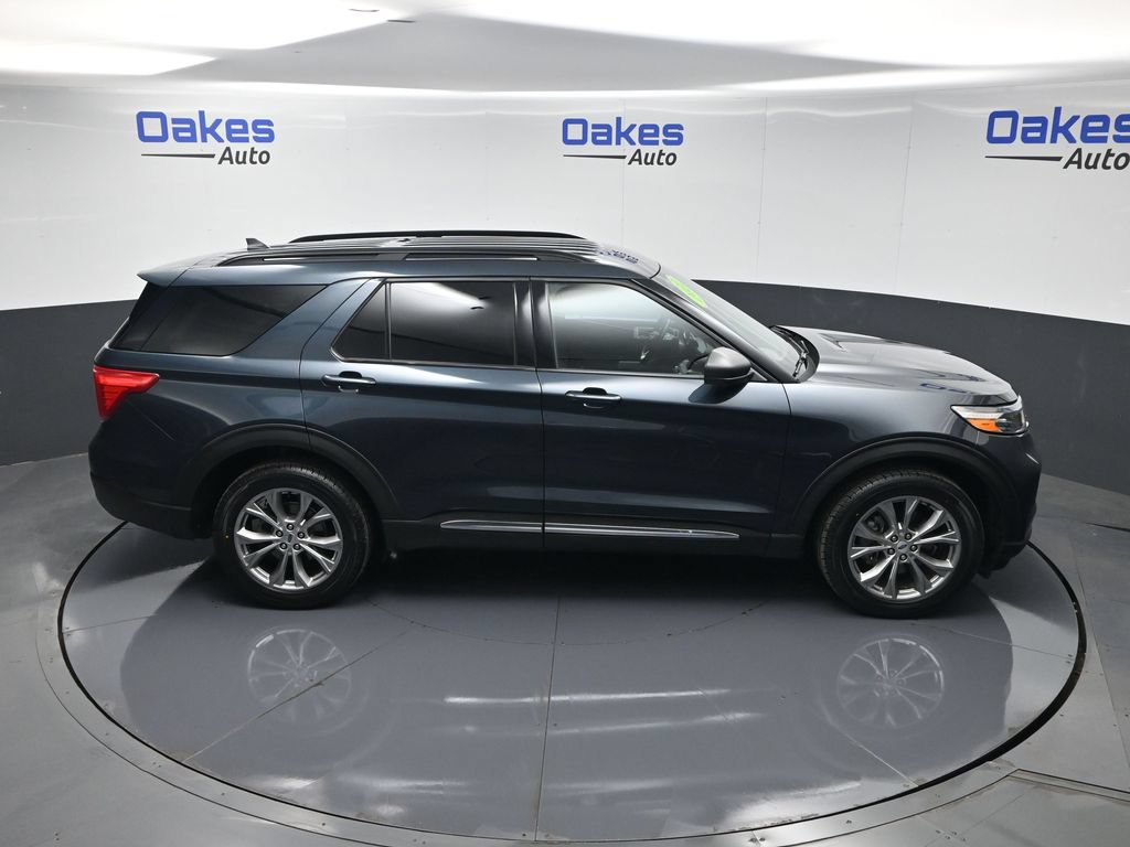 Used 2022 Ford Explorer XLT w/ Equipment Group 202A AWD/4WD image 54