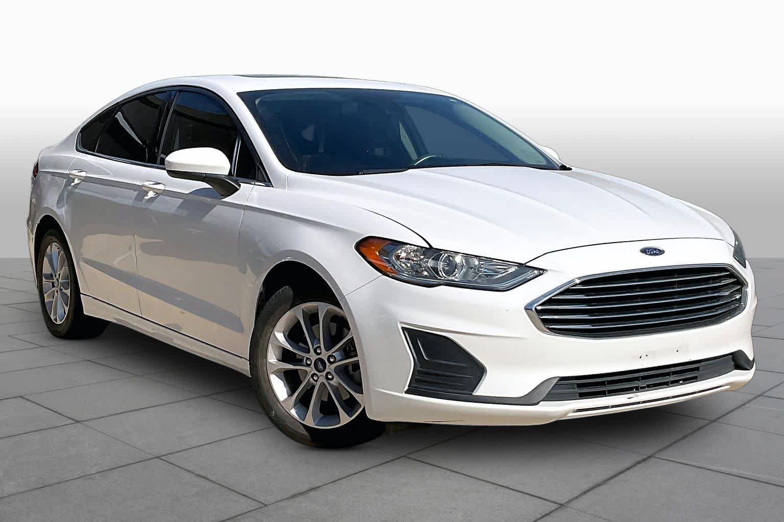 Used 2020 Ford Fusion SE FWD image 3