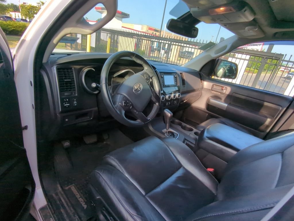 Used 2018 Toyota Sequoia TRD Sport AWD/4WD image 7