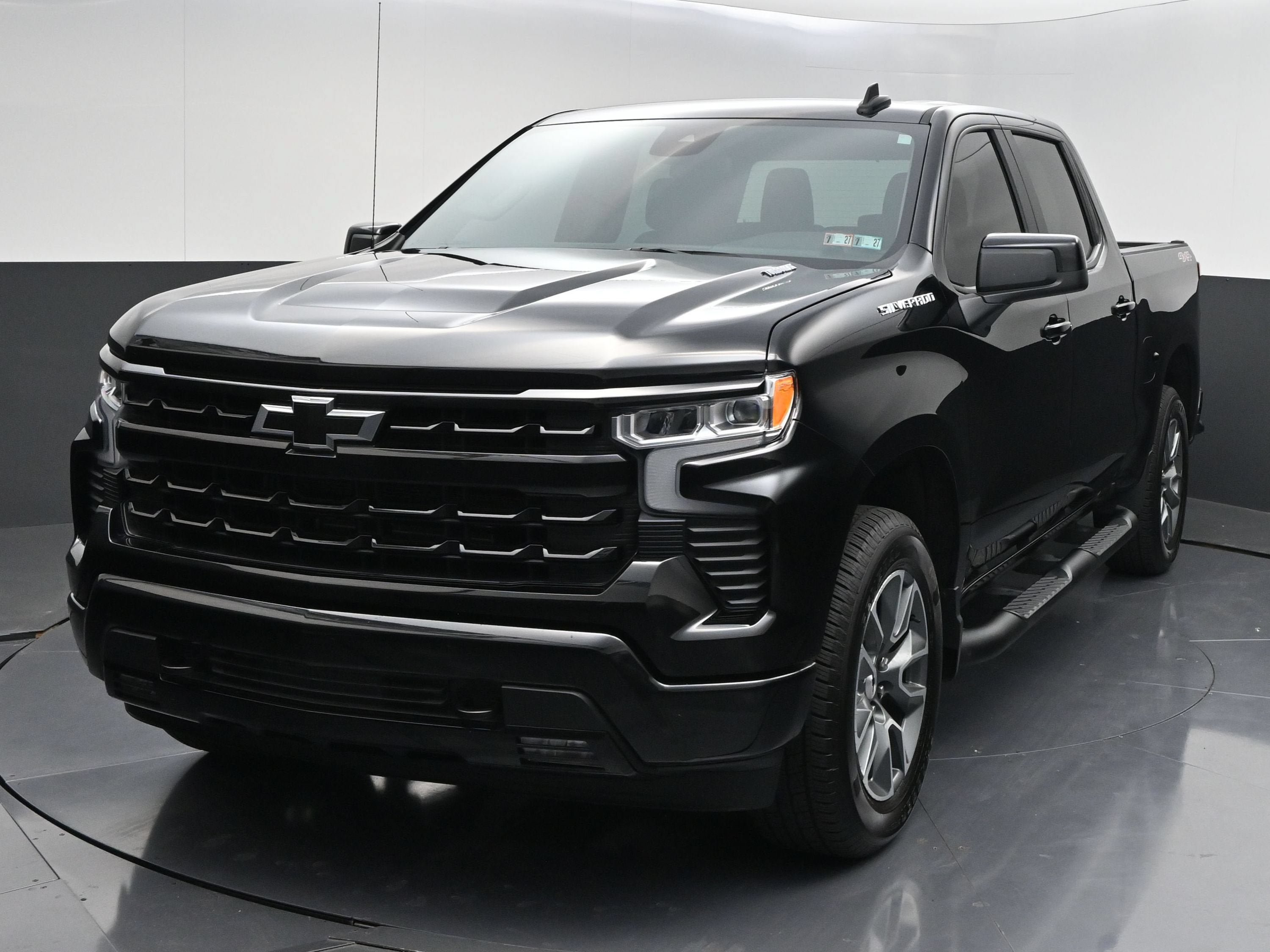 Certified 2025 Chevrolet Silverado 1500 RST w/ LPO, Liner Protection Package AWD/4WD image 3
