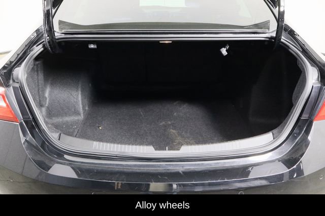 Used 2024 Chevrolet Malibu LT image 18