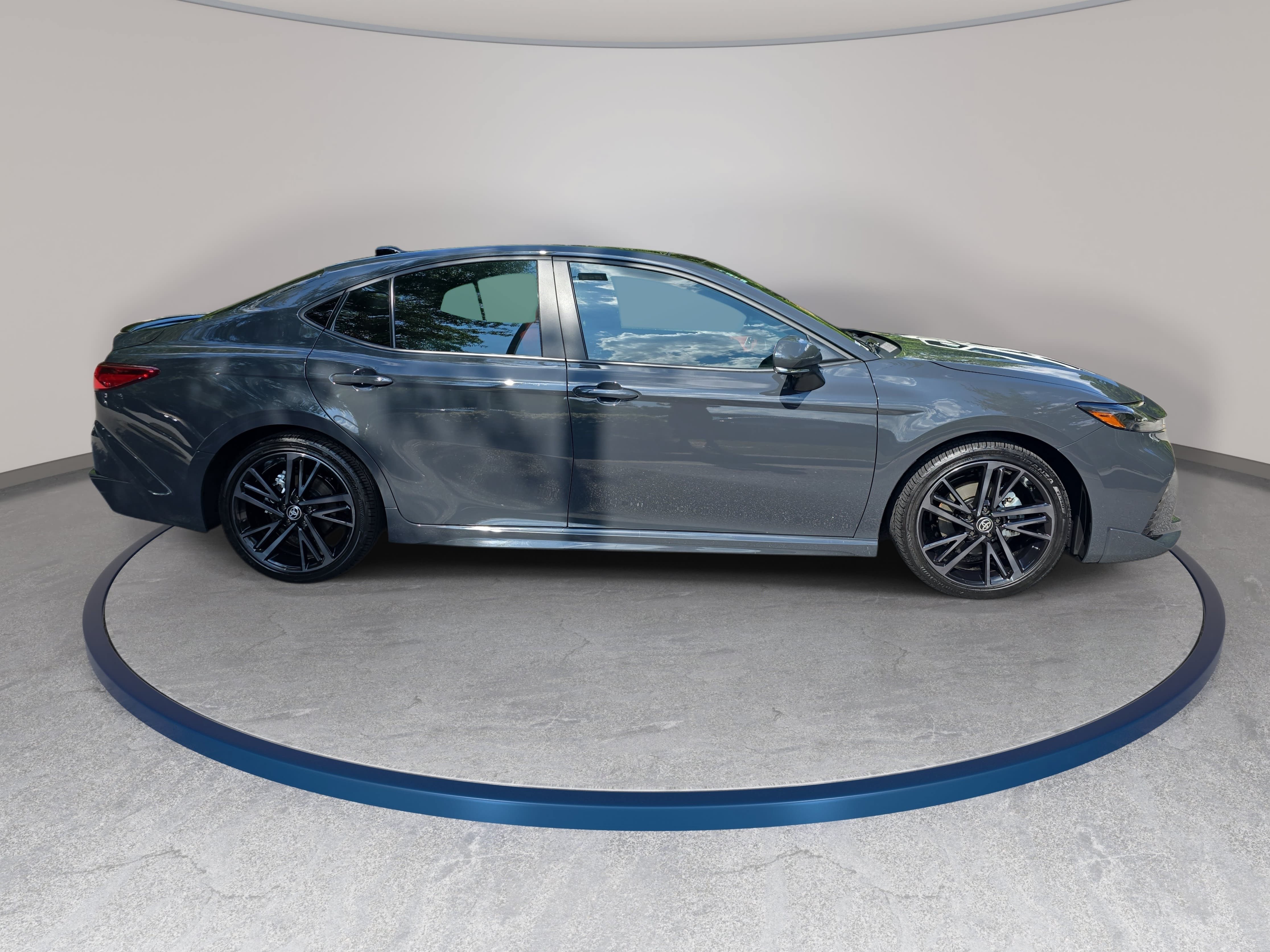 Used 2025 Toyota Camry XSE w/ Premium Plus Package FWD image 4