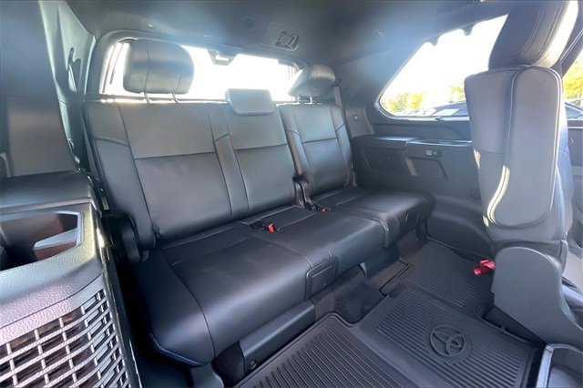 Used 2025 Toyota Sequoia Platinum image 28