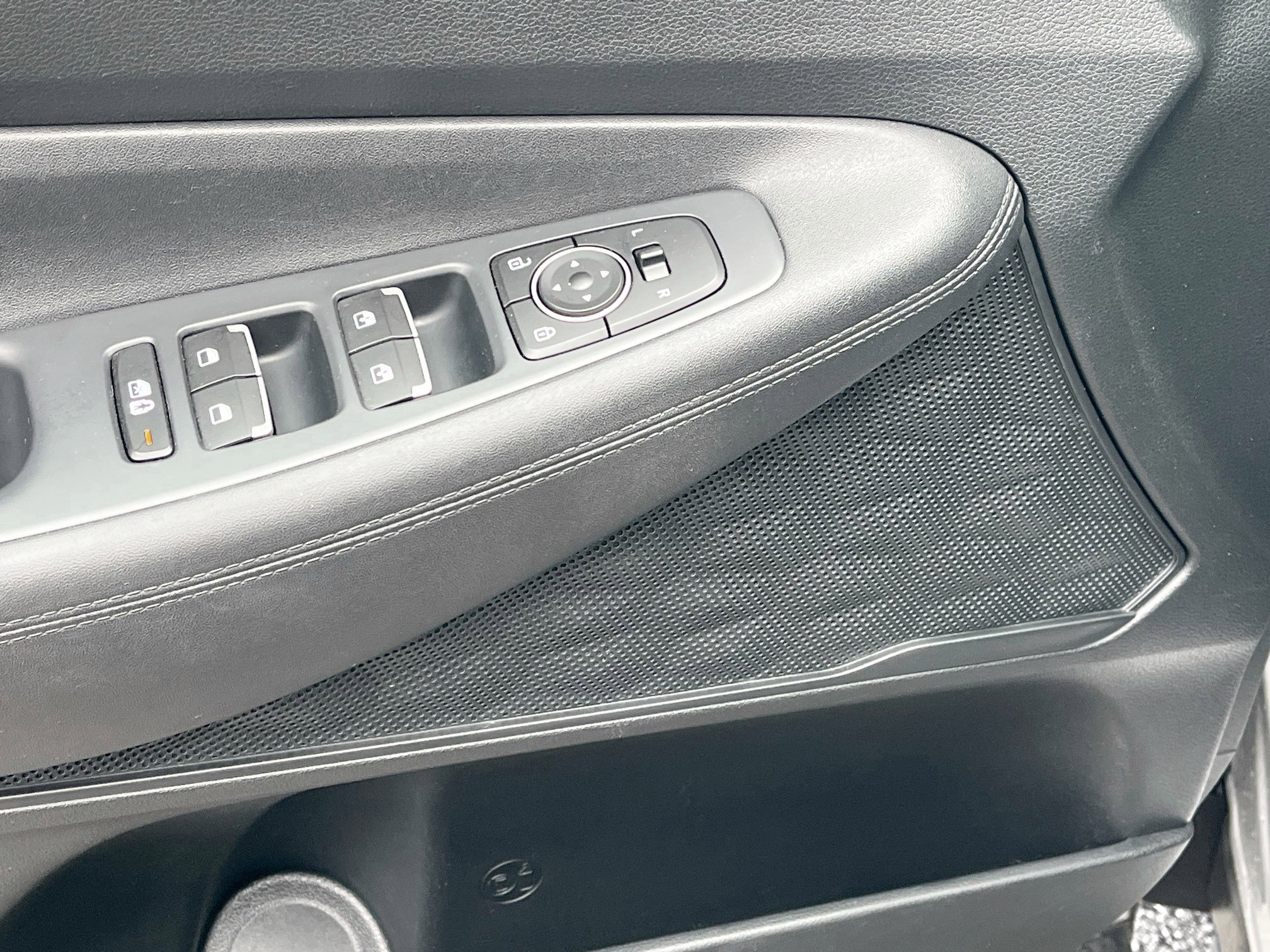 Used 2023 Hyundai Santa Fe SEL image 23