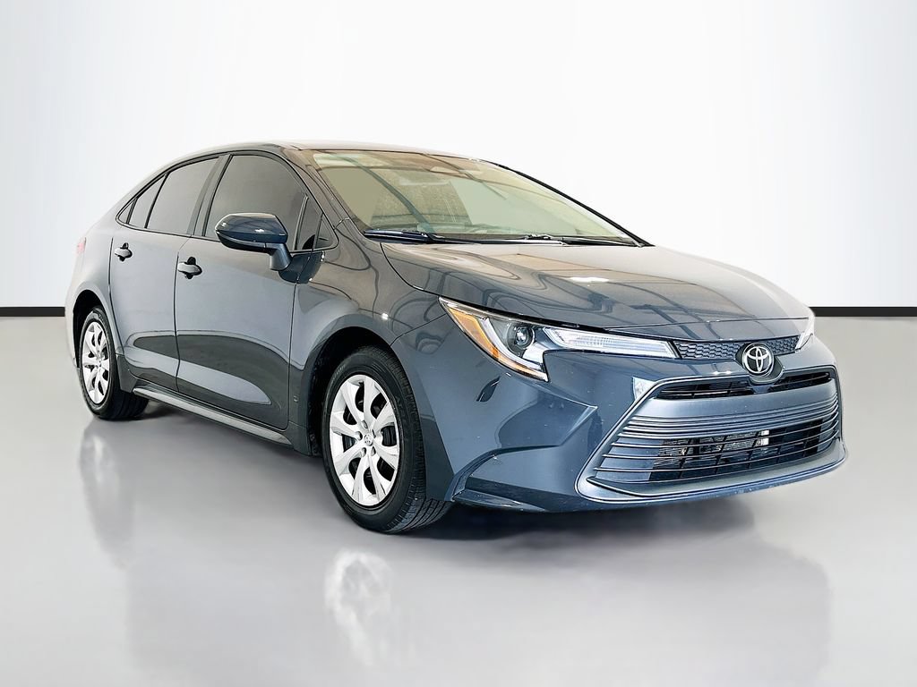 Used 2026 Toyota Corolla LE FWD image 3