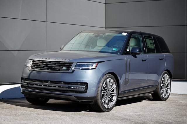 New 2025 Land Rover Range Rover SE