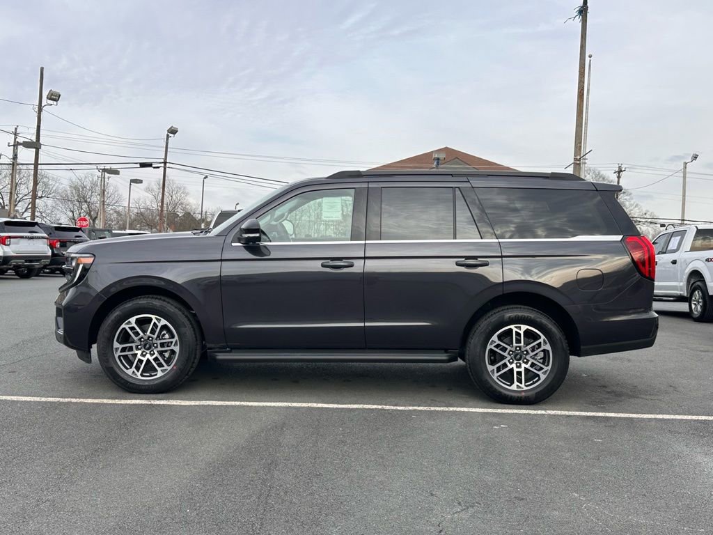 New 2026 Ford Expedition Active image 3