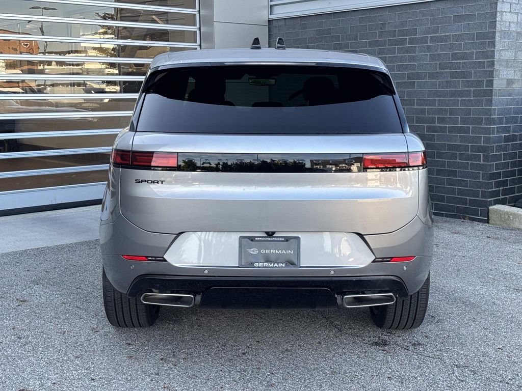 New 2026 Land Rover Range Rover Sport Dynamic SE AWD/4WD image 6