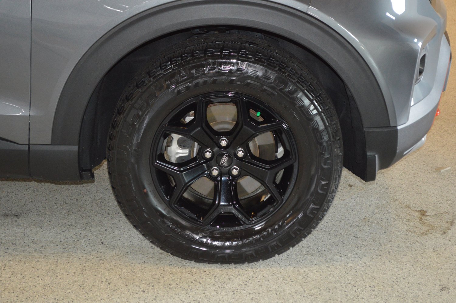 Used 2024 Ford Explorer Timberline w/ Timberline Technology Package AWD/4WD image 9