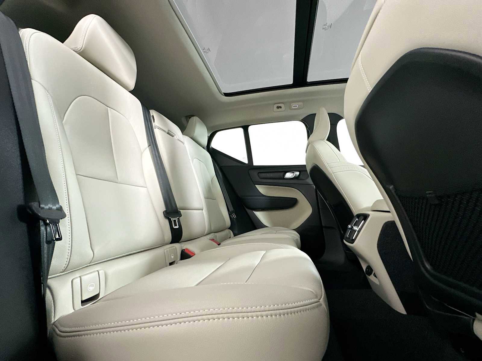 New 2026 Volvo XC40 B5 Ultra w/ Climate Package image 26