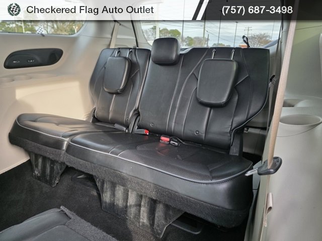 Used 2018 Chrysler Pacifica Limited image 42