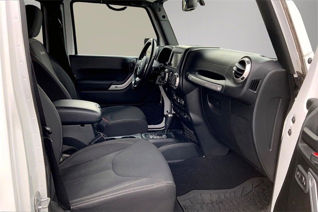 Used 2017 Jeep Wrangler Unlimited Sahara w/ Dual Top Group image 7