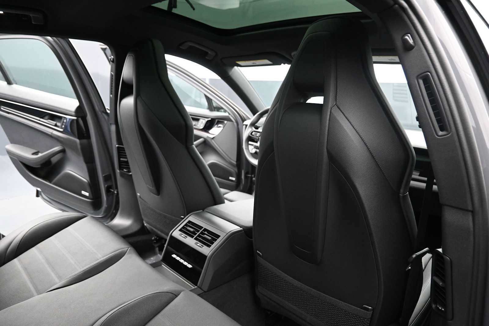 New 2026 Porsche Panamera RWD image 21