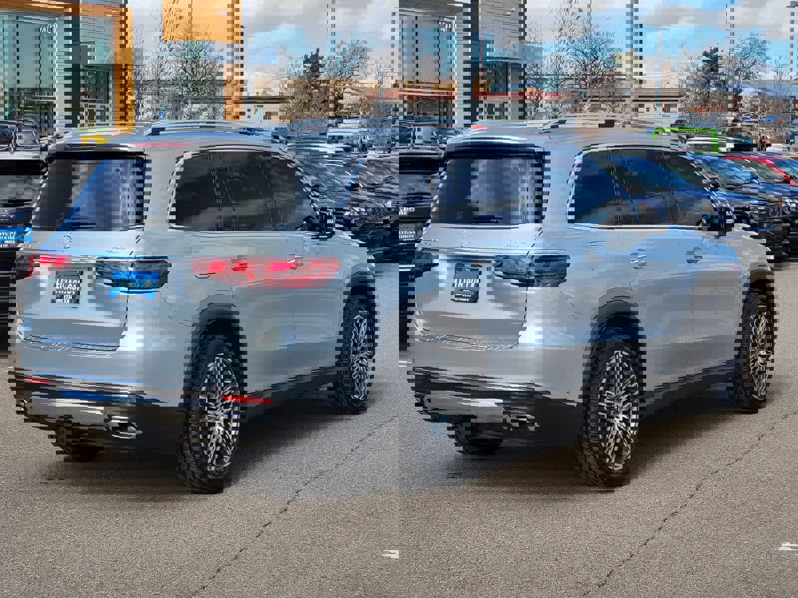 Used 2024 Mercedes-Benz GLS 450 4MATIC image 5