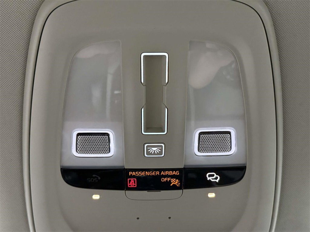 Used 2023 Volvo XC90 T8 Plus image 26