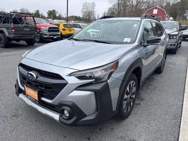 Used 2025 Subaru Outback Limited AWD/4WD image 3