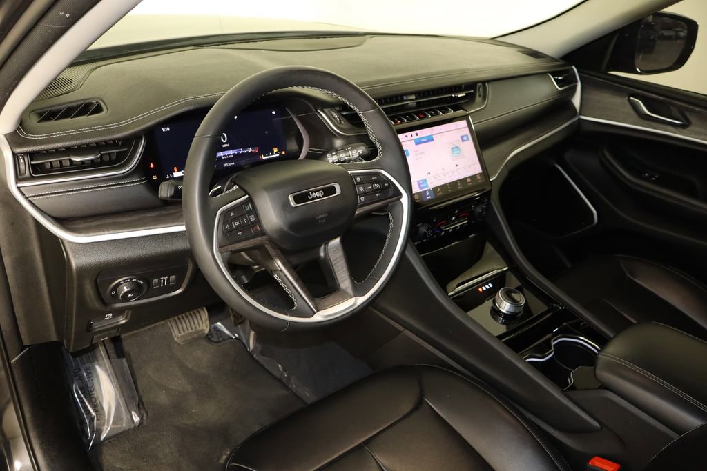 Used 2023 Jeep Grand Cherokee Limited RWD image 25