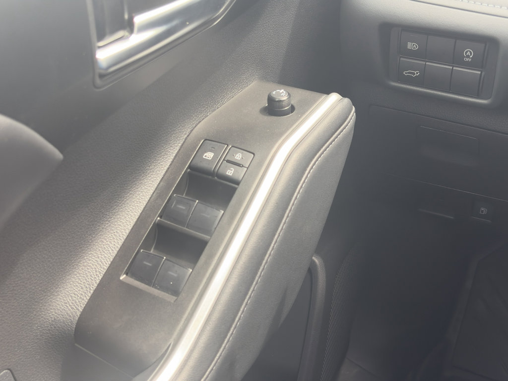 Certified 2025 Toyota Highlander XLE image 30