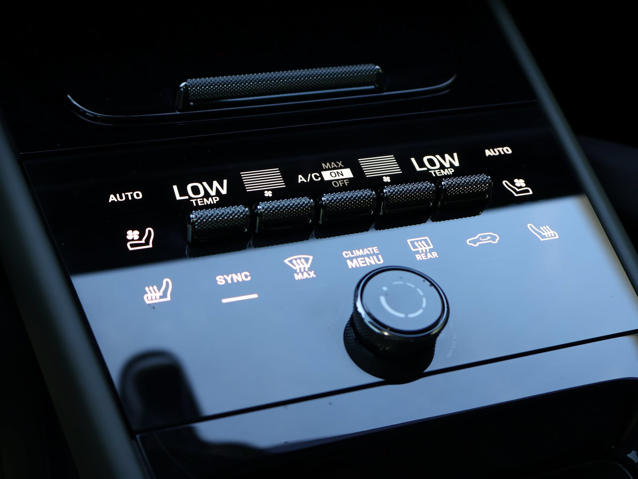 Certified 2024 Porsche Cayenne Coupe AWD/4WD image 27