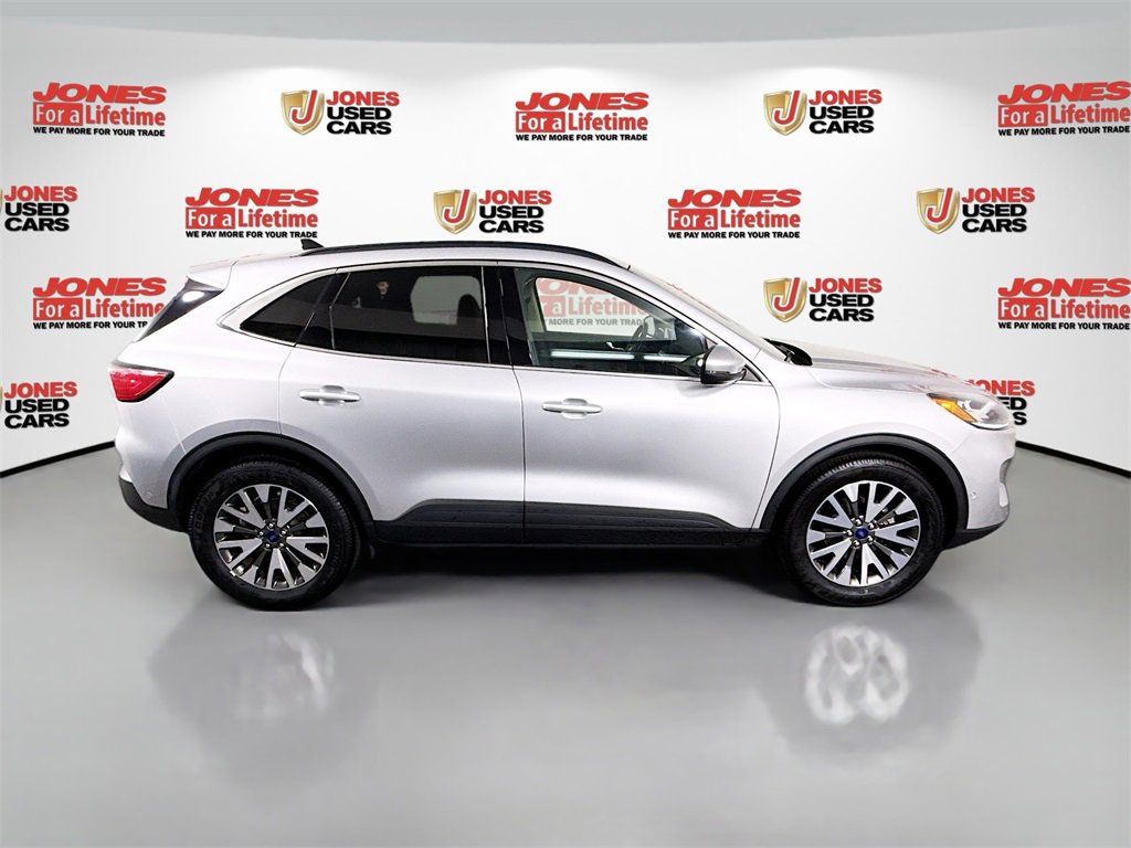 Used 2020 Ford Escape Titanium image 17